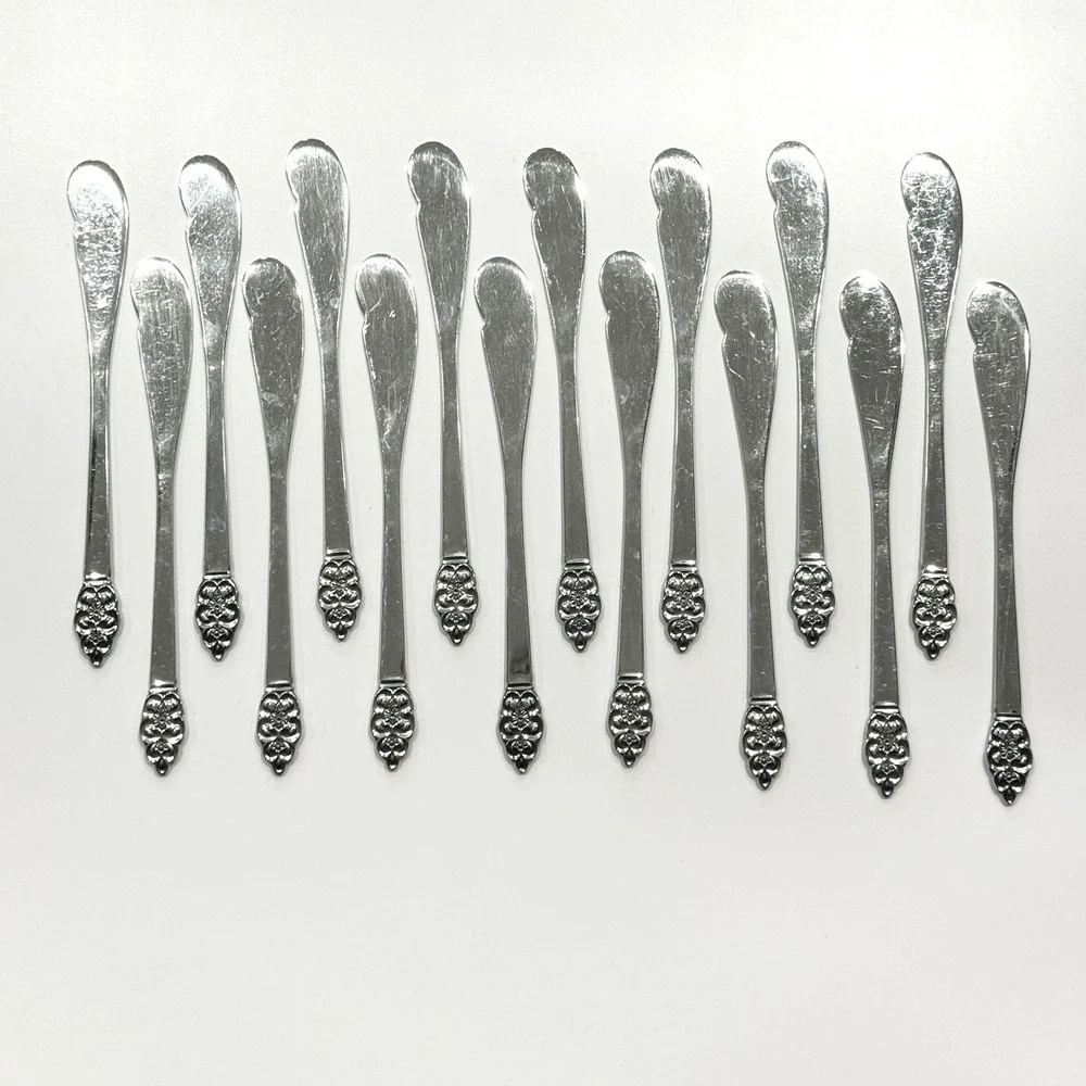 Oneida NORDIC CROWN Stainless Flatware - Set of 16 Flat Handle Butter Spreader